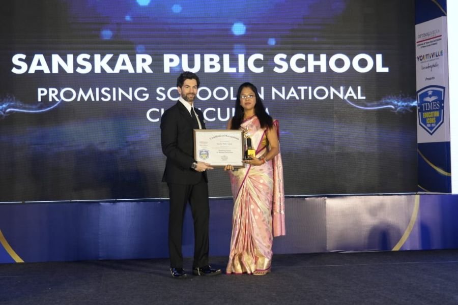 Sanskar Public School Awarded with Promising School in National Curriculum